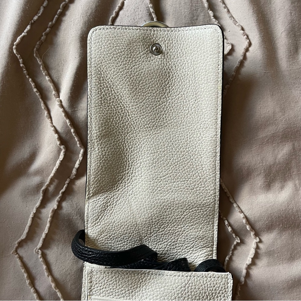BRIGHTON Toledo White Snake Print Phone Purse NWT - Picture 3 of 5